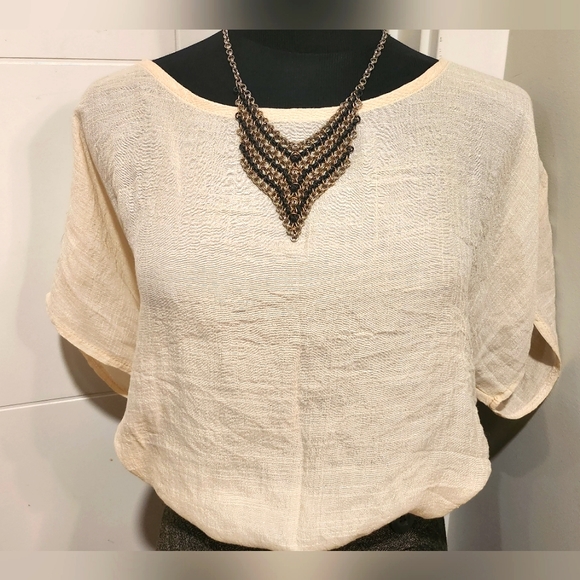 Buttercream Blouse - Picture 3 of 4